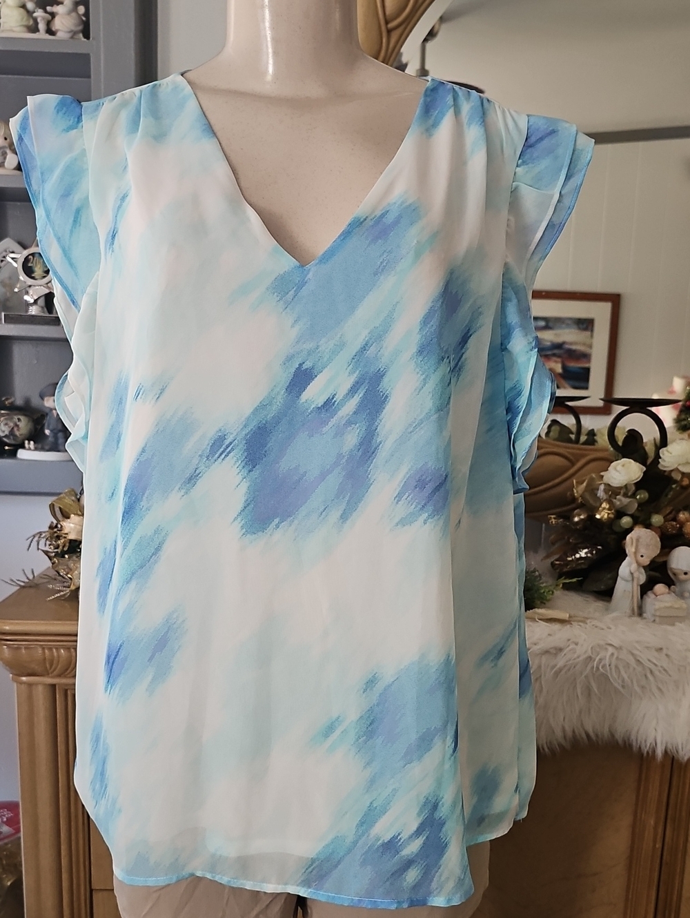Nines New York Light Blue Watercolor V-Neck Flutter Sleeve Top Size PXL